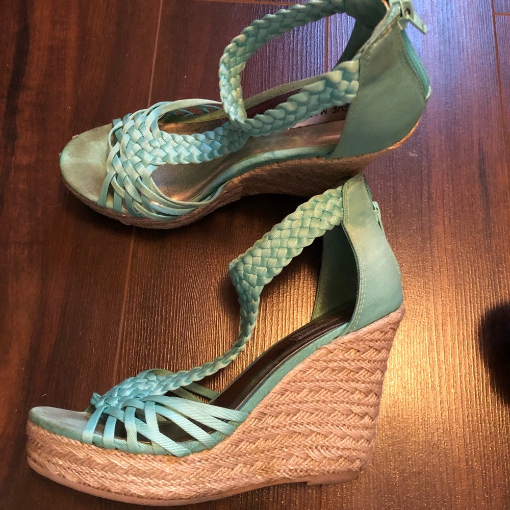 STEVEN MADDEN Open Toed Wedge